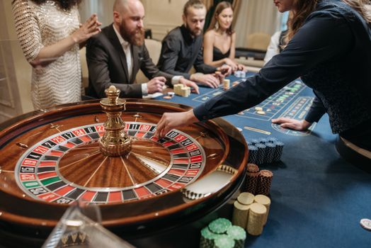 Win Big with Live Dealer Games: Strategies, Etiquette, and More!